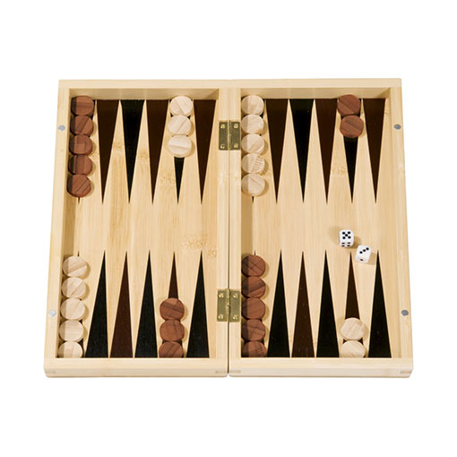 backgammon-spel-av-trä
